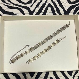 Vintage Silver tone Necklace & Bracelet Set. Approx65 years old